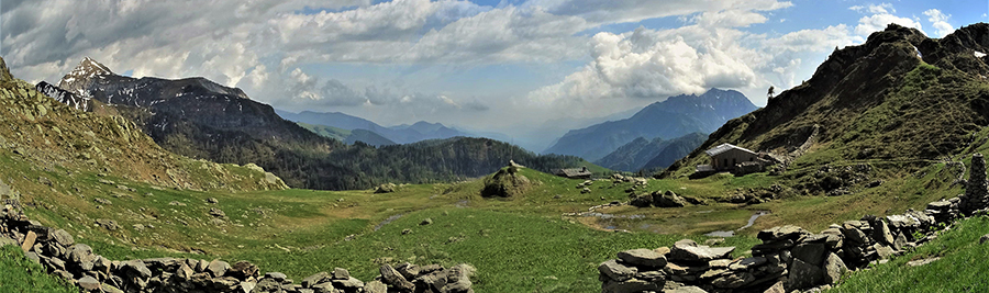 La conca del Rifugio Balicco (1995 m)